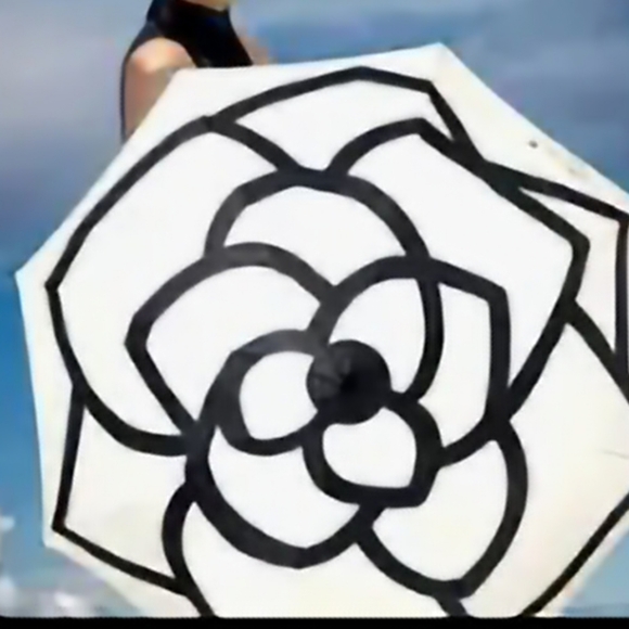 Camilla Flower Umbrella in Black or White NWOT - Picture 5 of 5